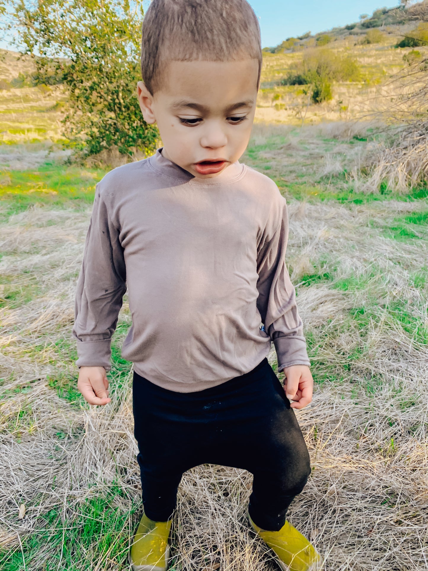 Crew Neck Pullover Sweater - One Kind Clothing, LLC